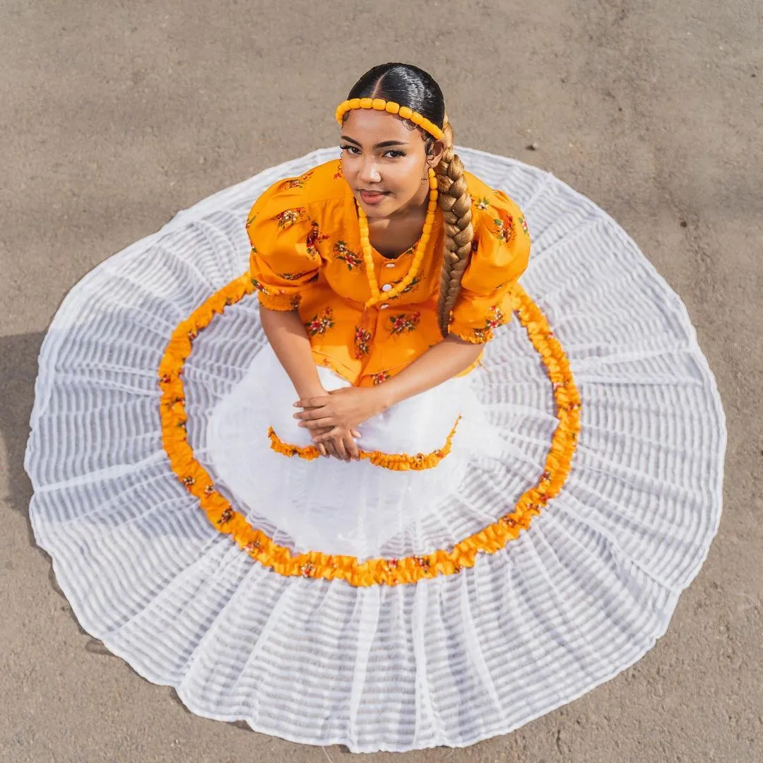 Gorgeous 2-Piece Oromo Dress Orange Stunning Oromo Culture Attire with Accessories