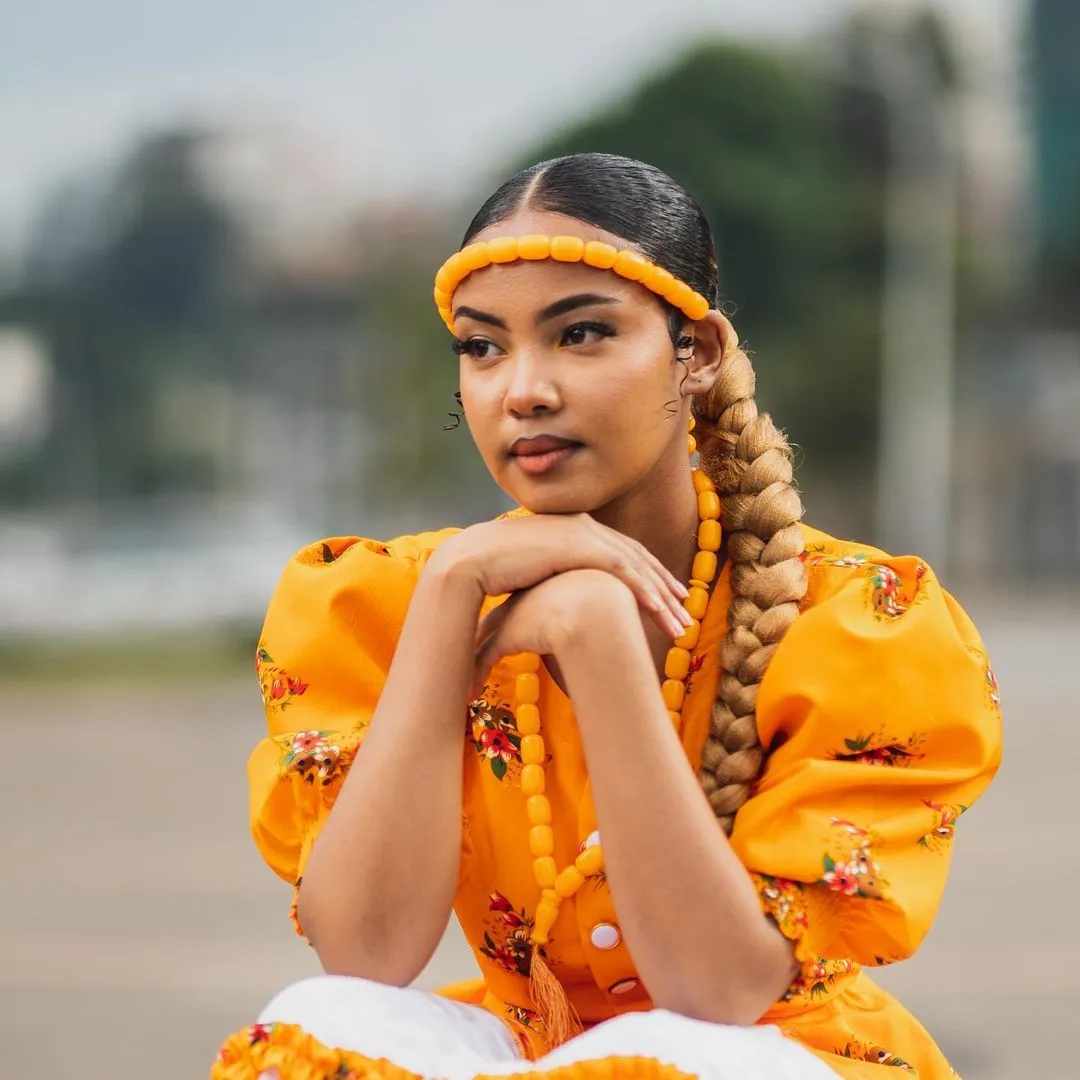 Gorgeous 2-Piece Oromo Dress Orange Stunning Oromo Culture Attire with Accessories