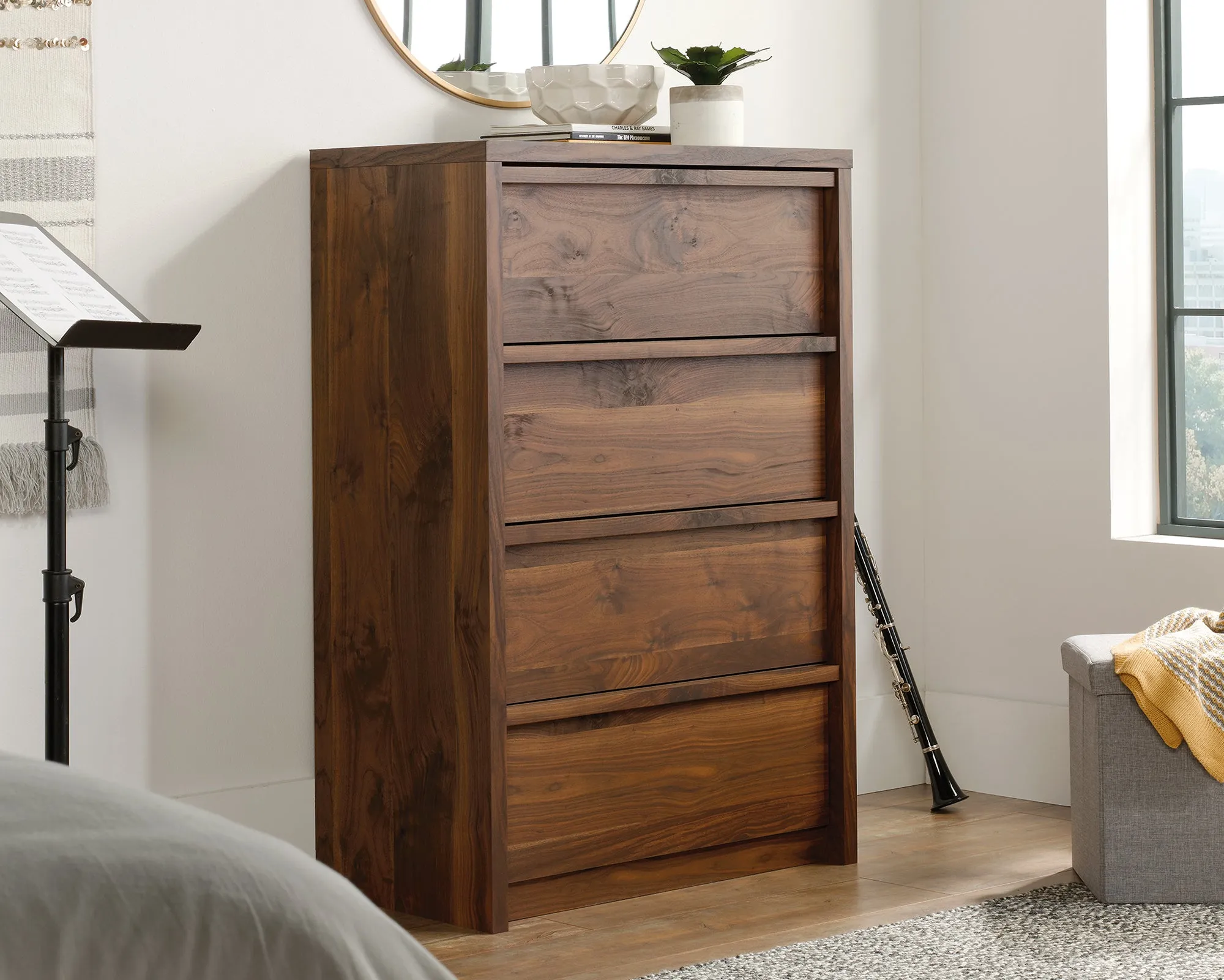 Harvey Park 4-Drawer Chest Gw