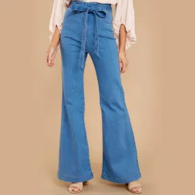 Jeans with a high waist and wide legs