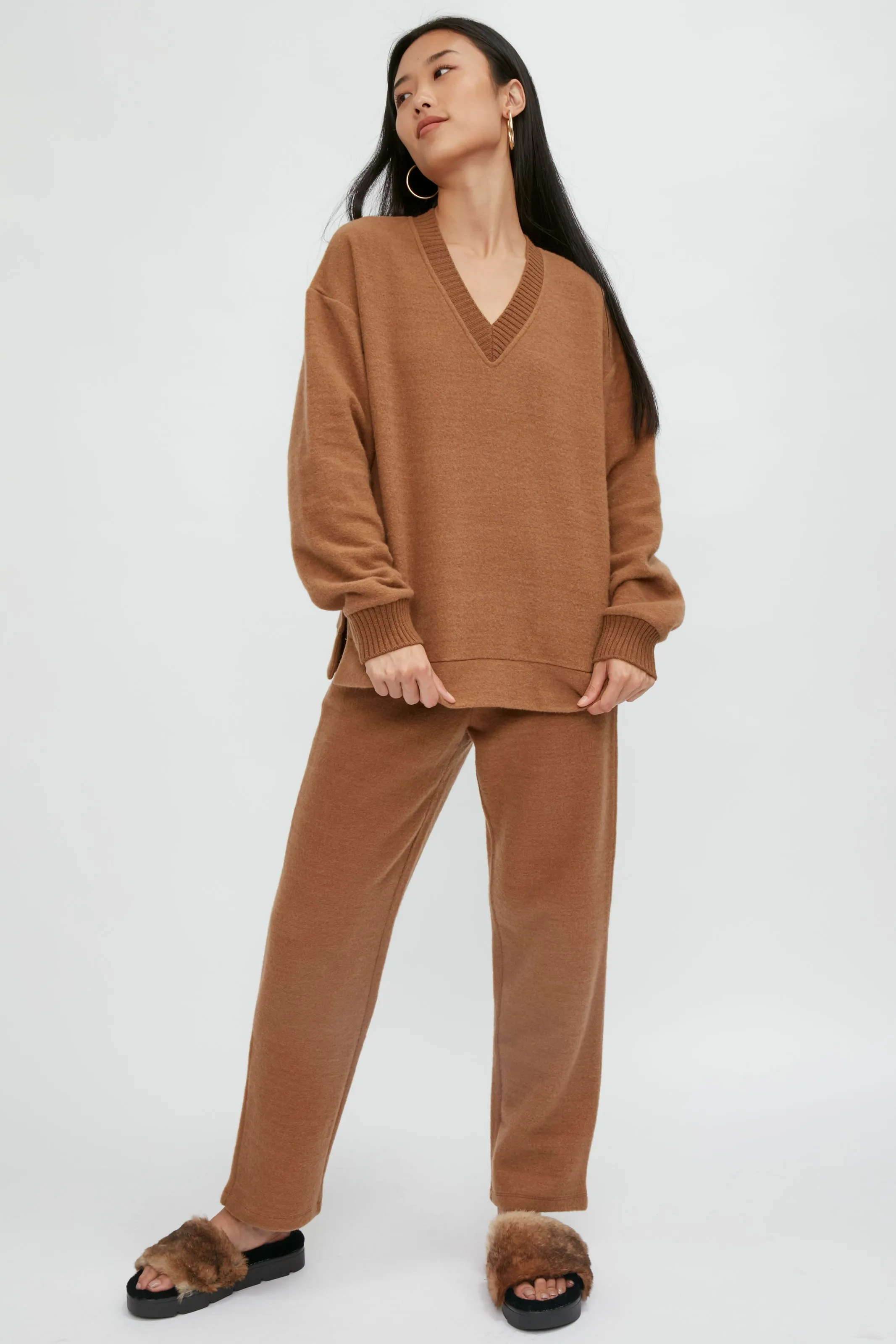 Mammola V-Neck Sweatshirt in Camel