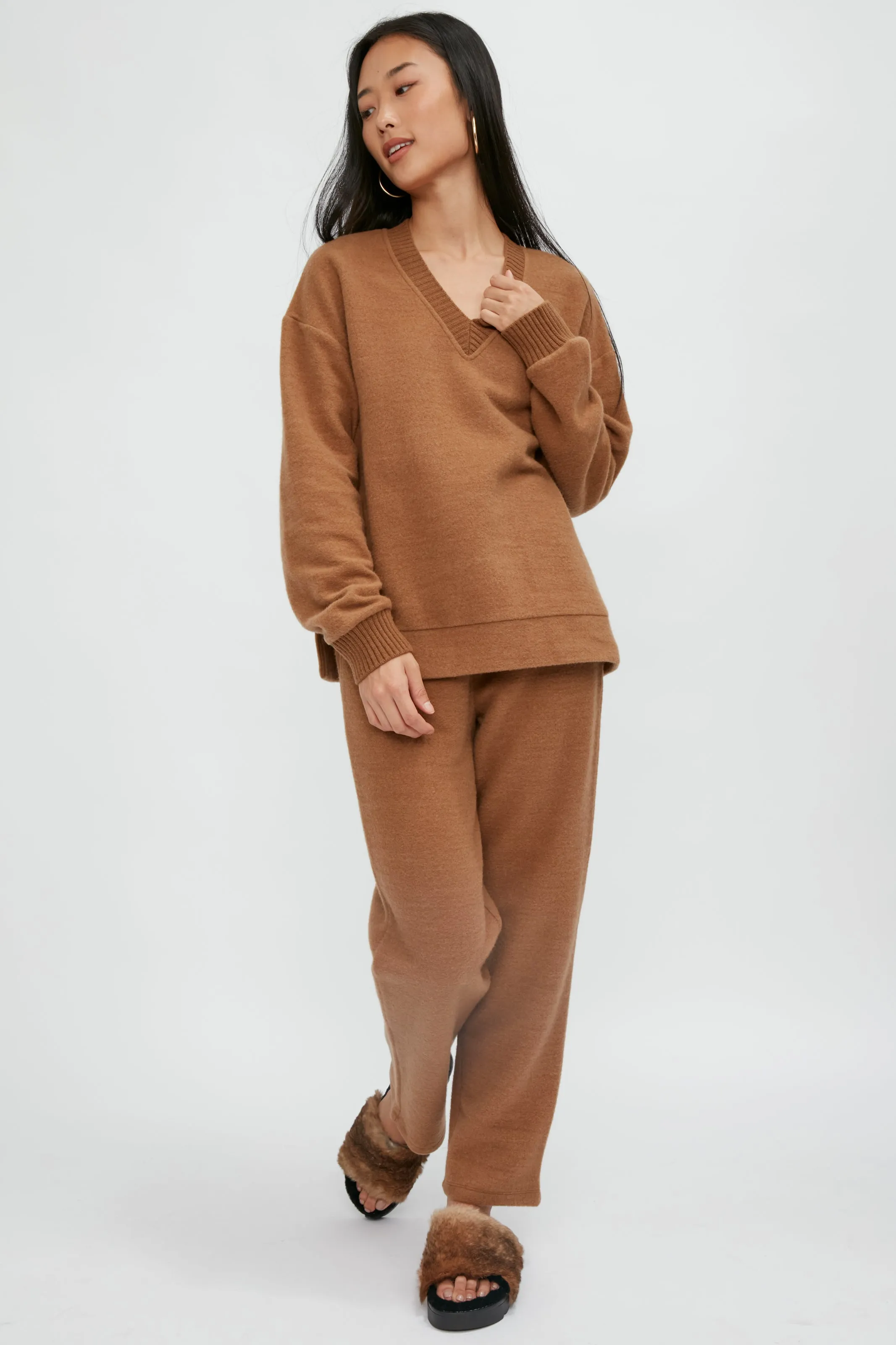 Mammola V-Neck Sweatshirt in Camel