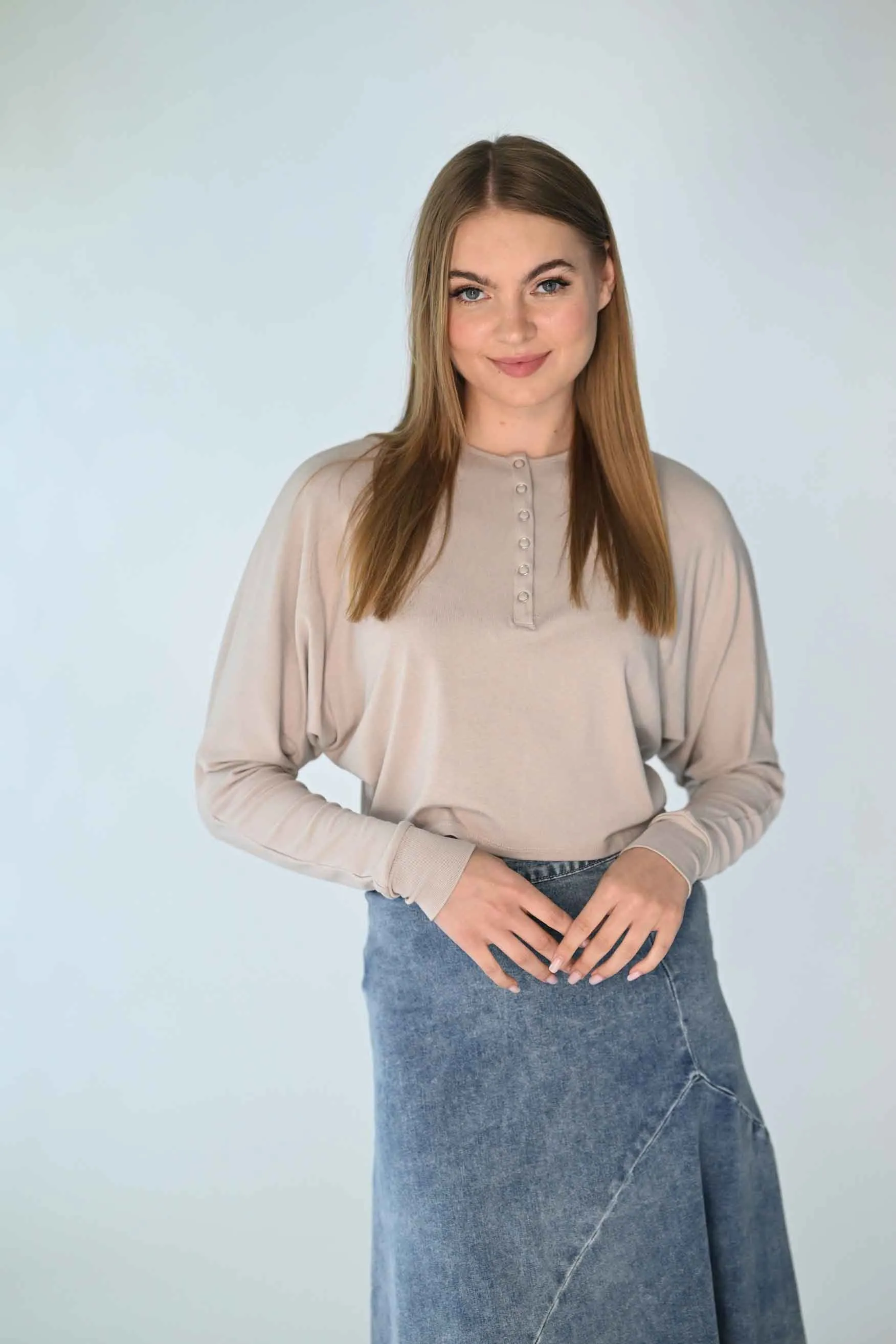 Monn Sand Cropped Henley Dolman M413S