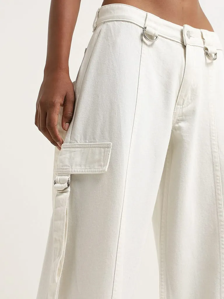 Nuon White Mid-Rise Straight Fit Jeans