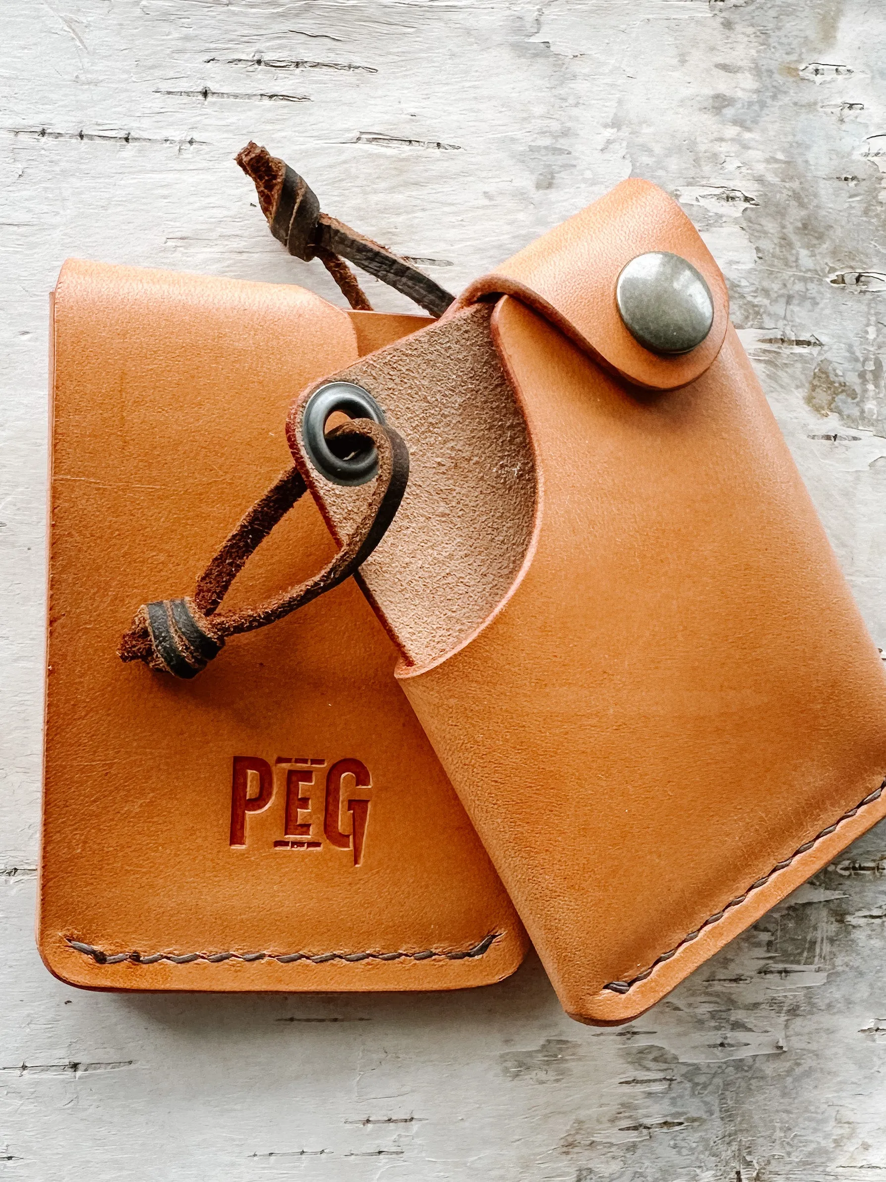 PEG NOMAD WALLET - PLAIN SNAP