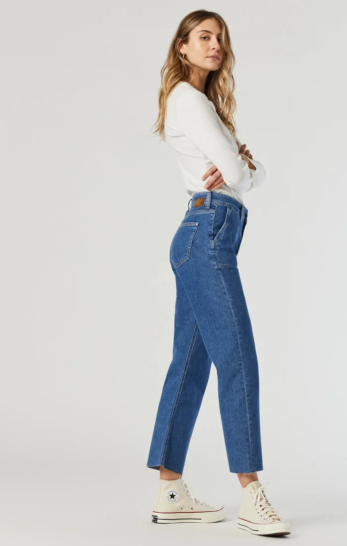 SHELIA FRONT POCKET STRAIGHT IN MID BLUE DENIM