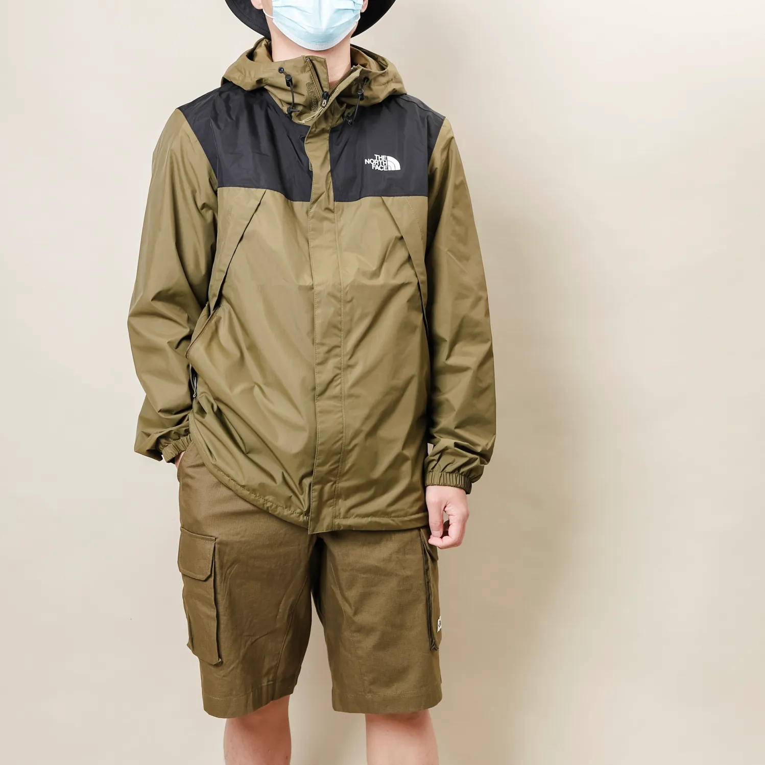 The North Face Large Pocket Shorts [NF0A5JWQ37U]