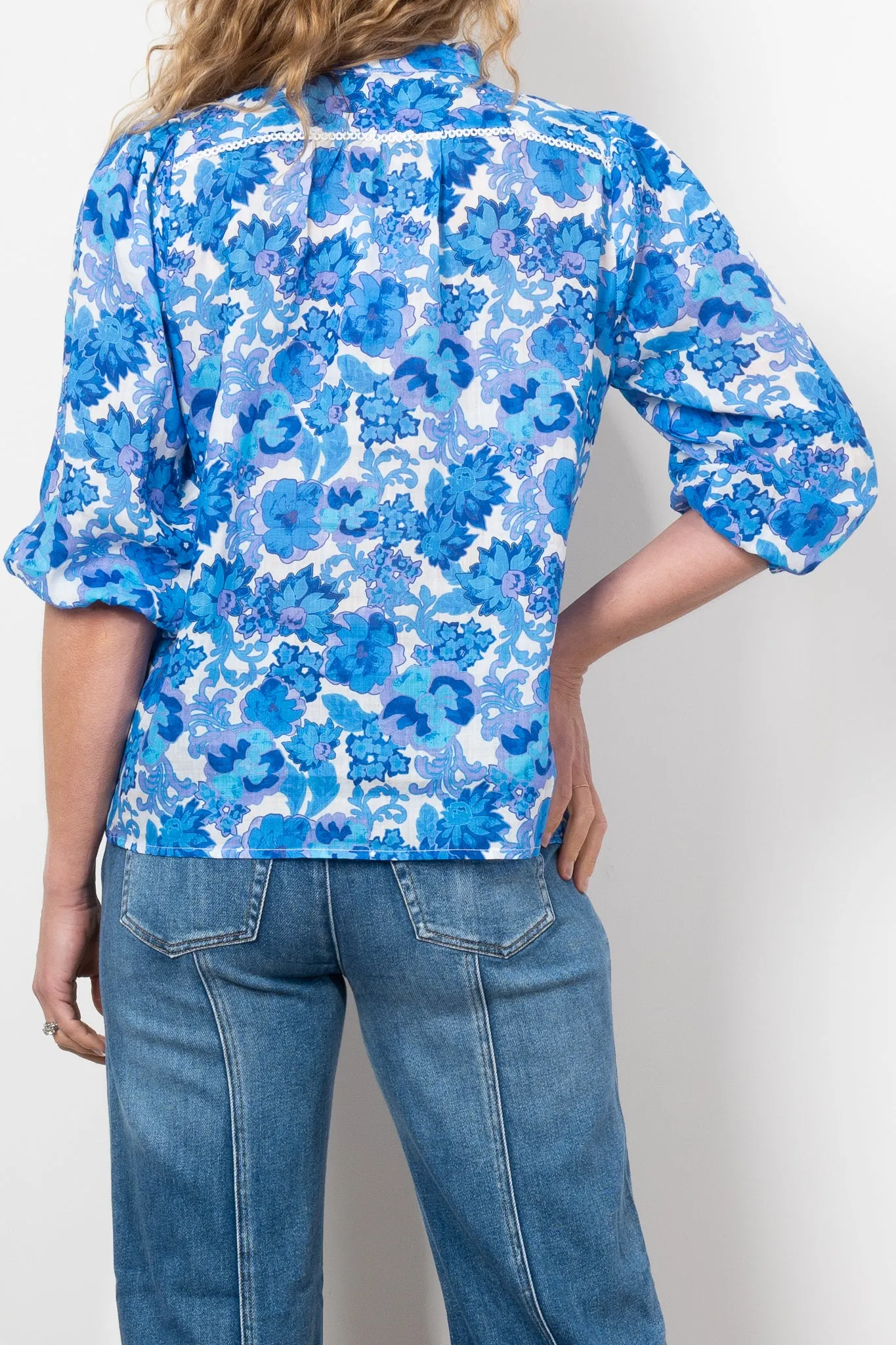 Zoe Kratzmann Outlook Top Pacific Floral